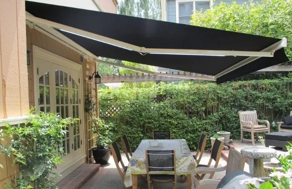 Top Retractable Sunshade Styles for Your Home's Exterior Design